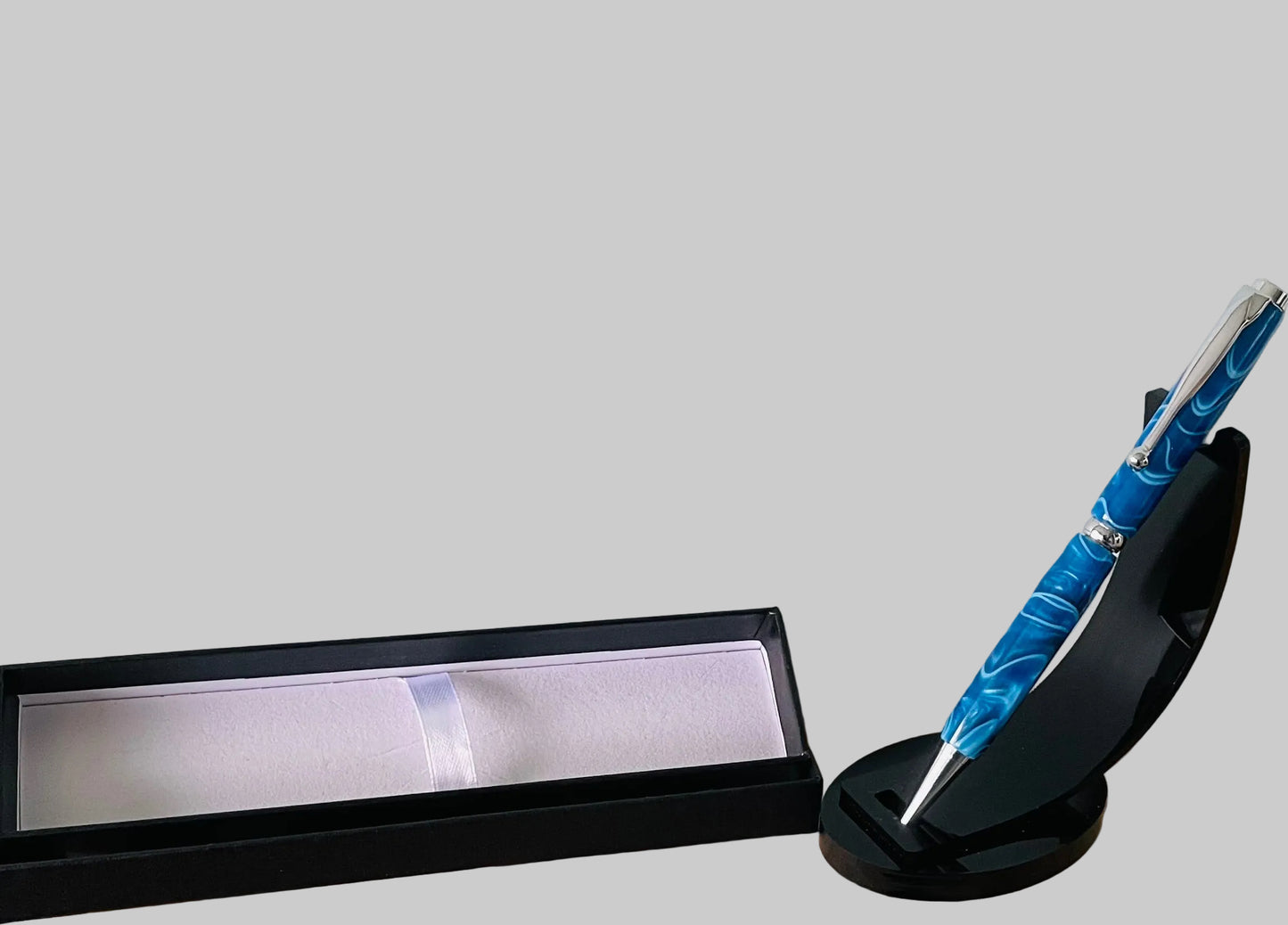 Hand Turned Kingfisher Blue Resin Marble Twist Pen