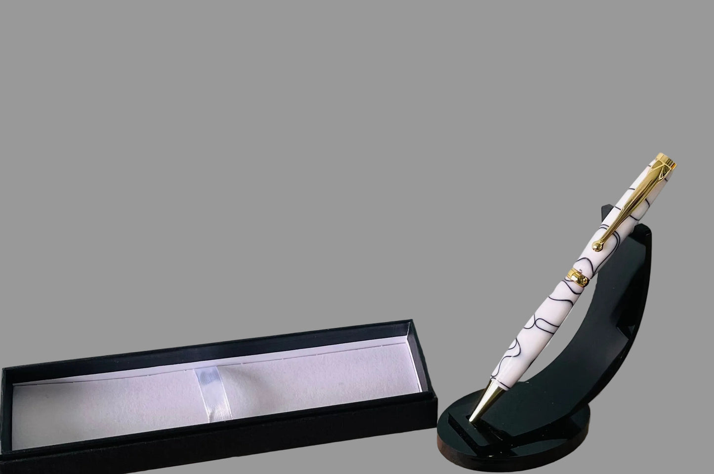 Hand Turned White and Black Resin Marble Twist Pen